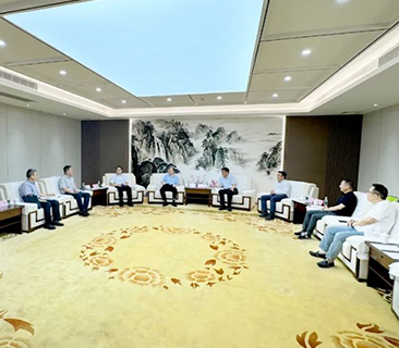 廣東能源集團(tuán)黨委書(shū)記、董事長(zhǎng)張帆一行蒞臨鵬輝能源考察交流